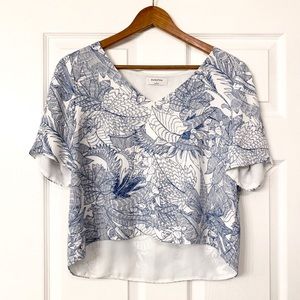 Babaton Aritzia floral print crop shirt